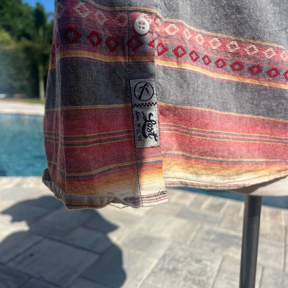 Lost 100% cotton Size Large short shelve button down. - Picture 3 of 8